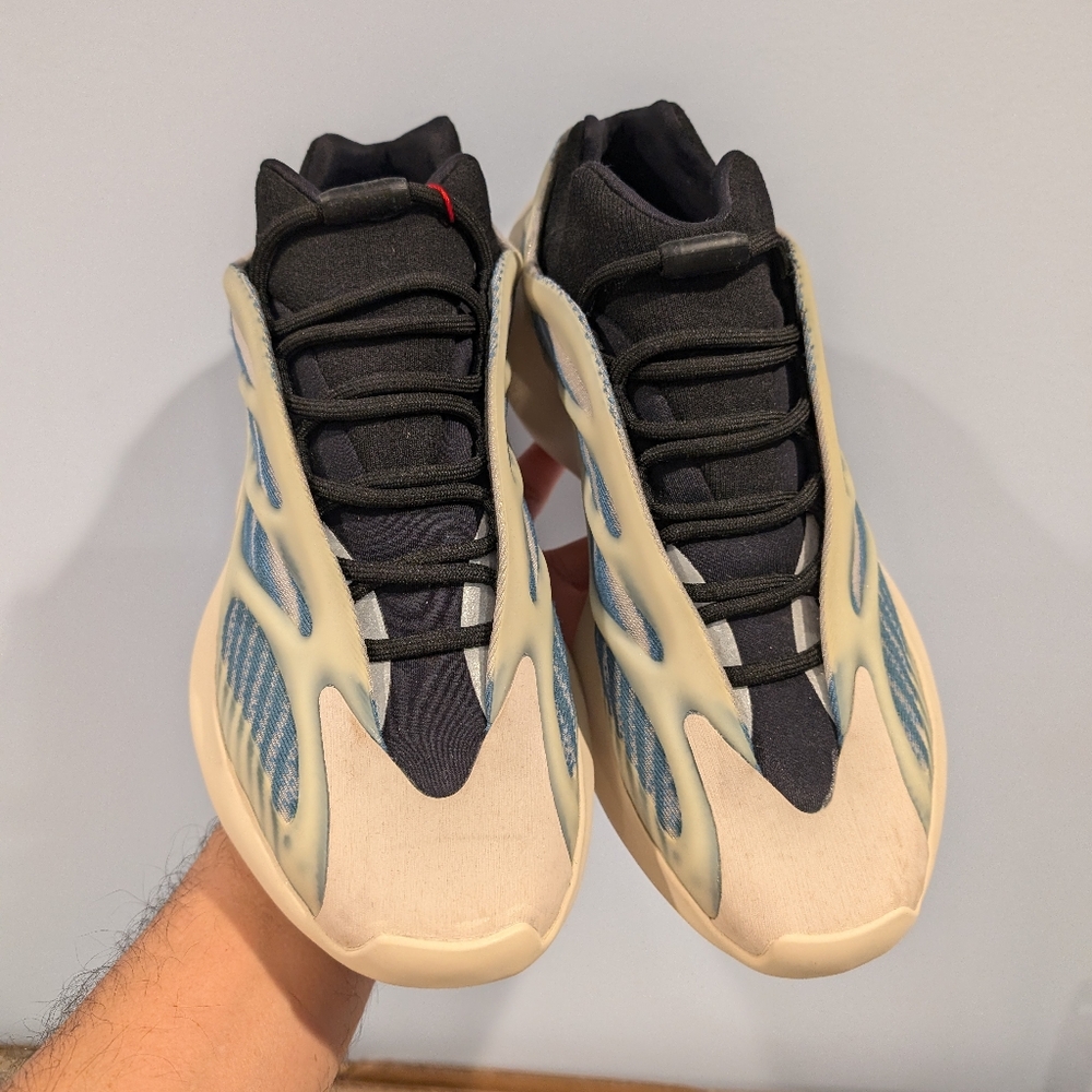 Yeezy Boost 700 Kyanite